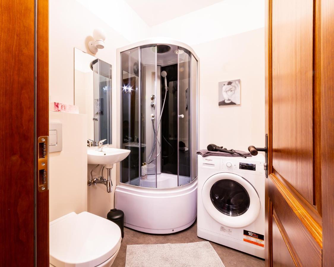 Ferienwohnung Gourmet Storie'S Ap 68Sqm Renovated Free Parking Riga Exterior foto